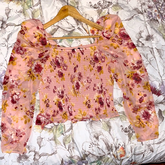 New Floral Square Neck Smocked Body Top - Picture 3 of 6